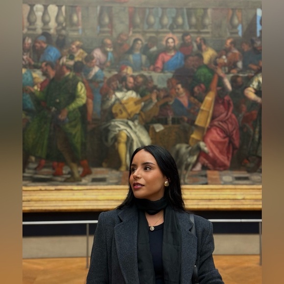 Meet your Posher, Rebeca - Picture 2 of 4